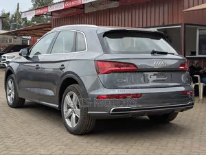 Audi Q5 2.0T Premium AWD quattro 2019 Gray