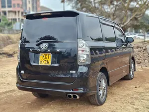 Toyota Voxy 2011 Black