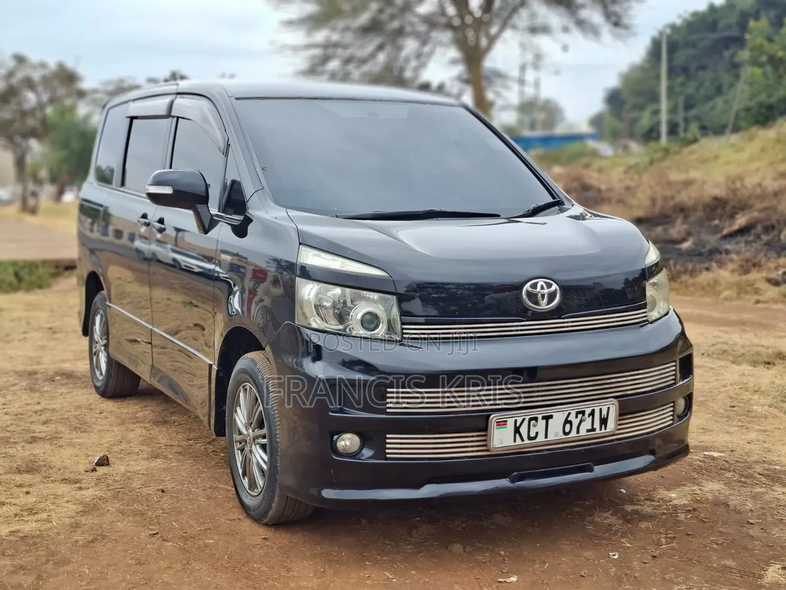 Toyota Voxy 2011 Black
