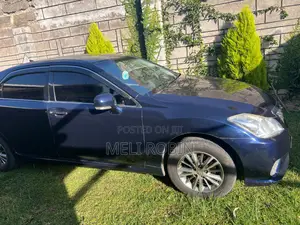 Toyota Crown 2012 Blue