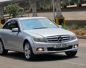 Mercedes-Benz C200 2010 Gray
