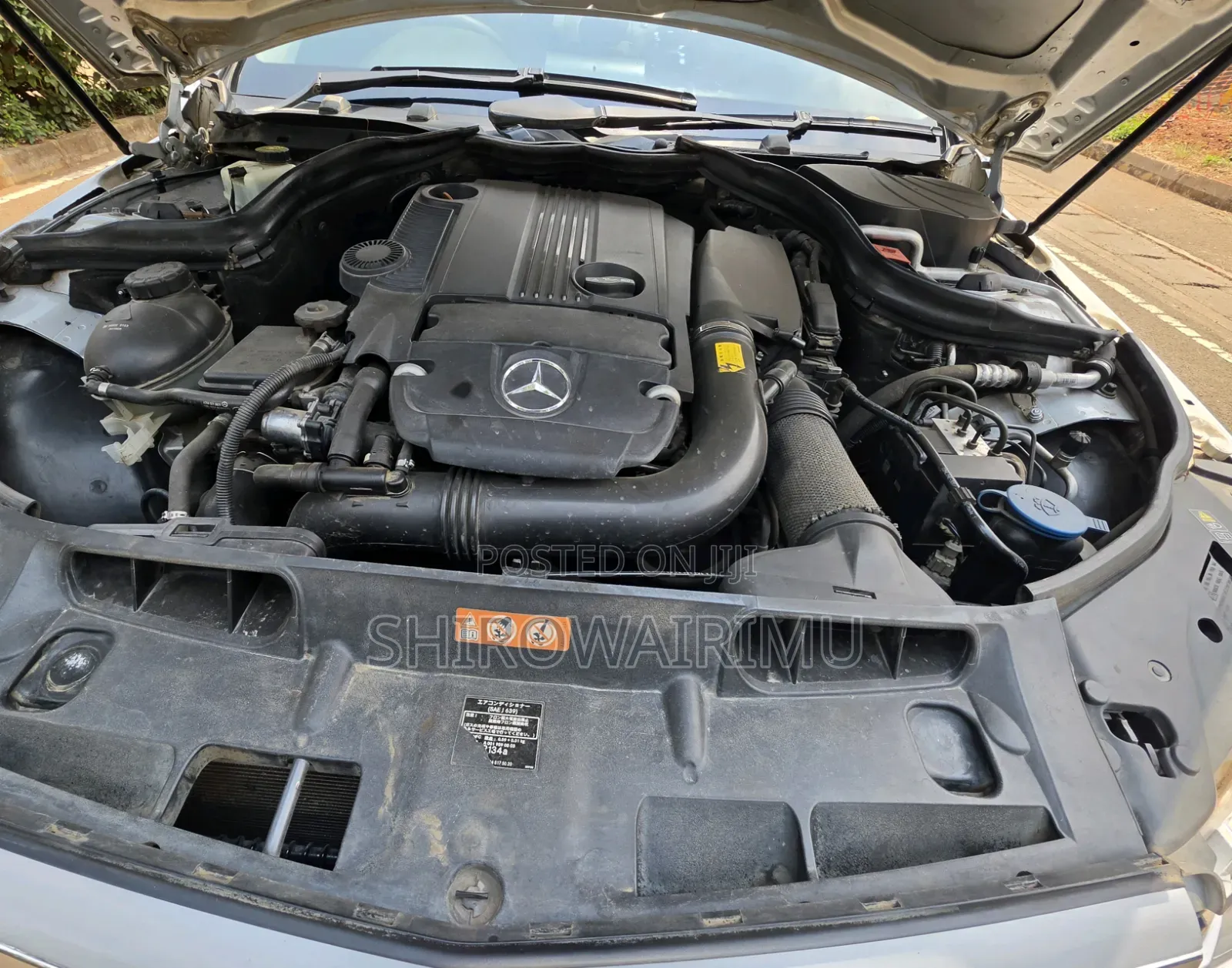 Mercedes-Benz C200 2010 Gray