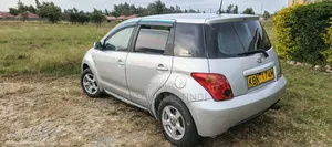 Toyota IST 2005 Silver