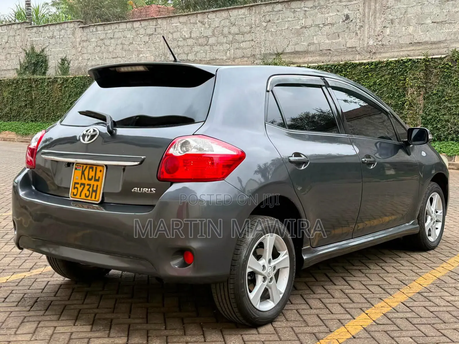 Toyota Auris 2010 Gray