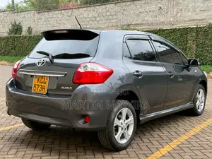 Toyota Auris 2010 Gray