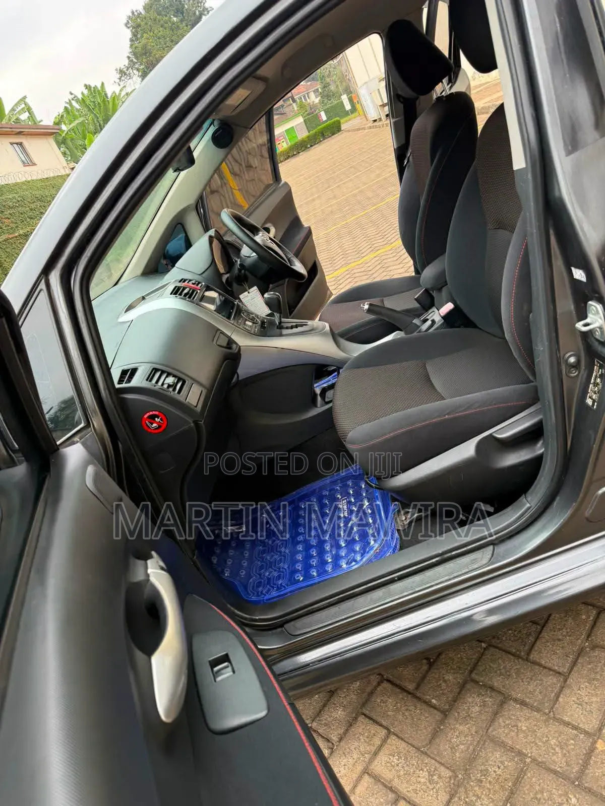 Toyota Auris 2010 Gray