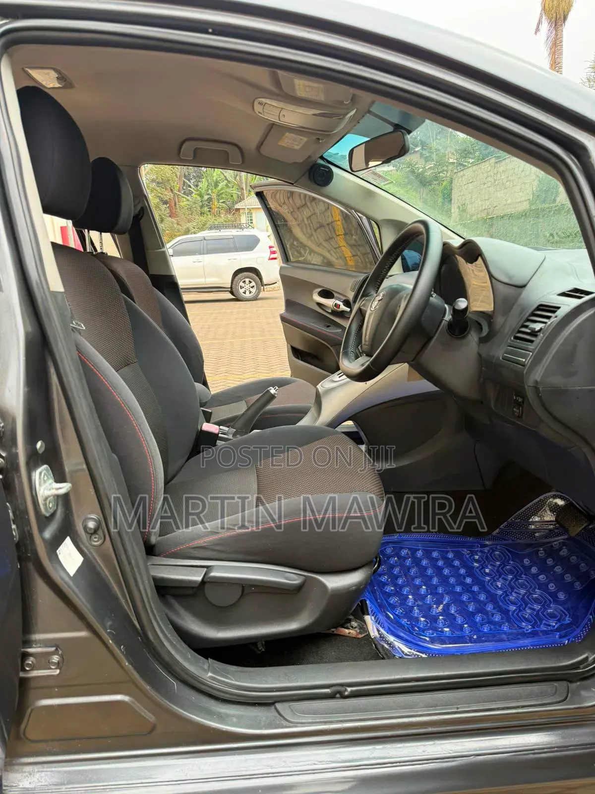 Toyota Auris 2010 Gray