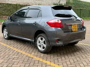 Toyota Auris 2010 Gray