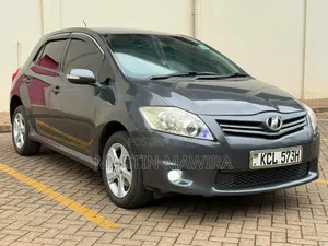 Toyota Auris 2010 Gray