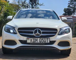 Mercedes-Benz C200 2016 Off white