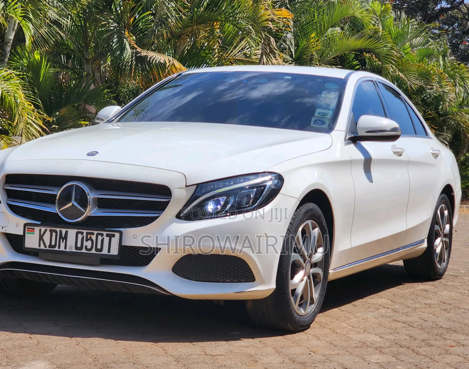 Mercedes-Benz C200 2016 Off white