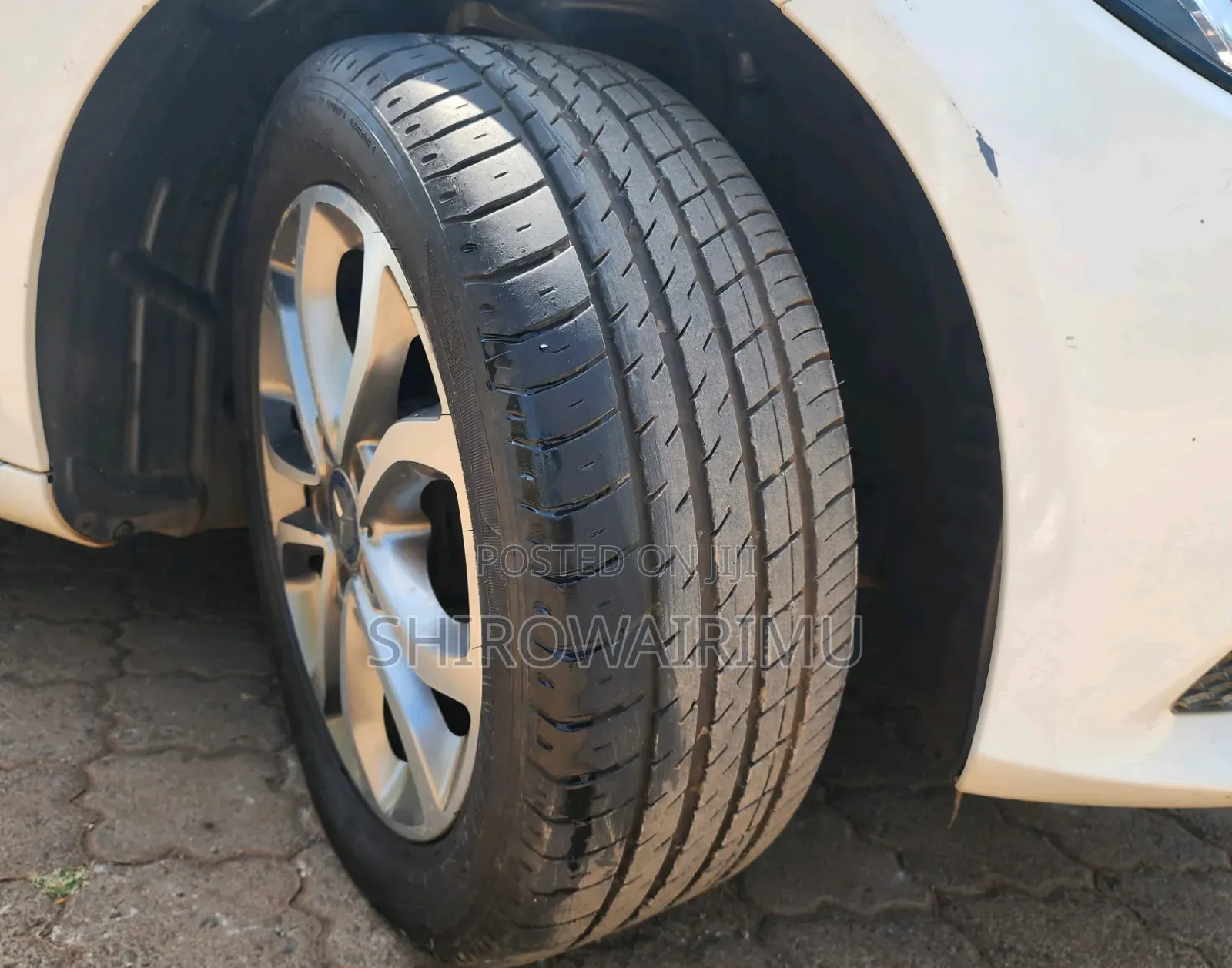 Mercedes-Benz C200 2016 Off white