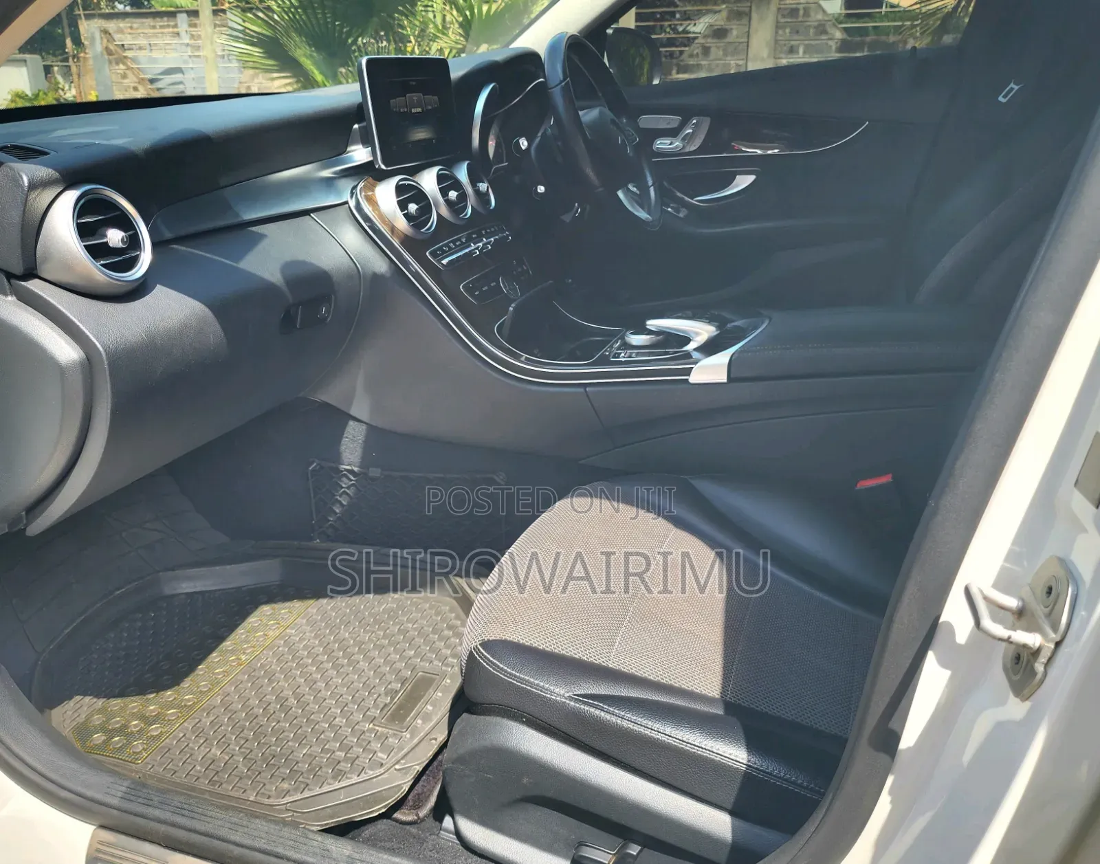 Mercedes-Benz C200 2016 Off white