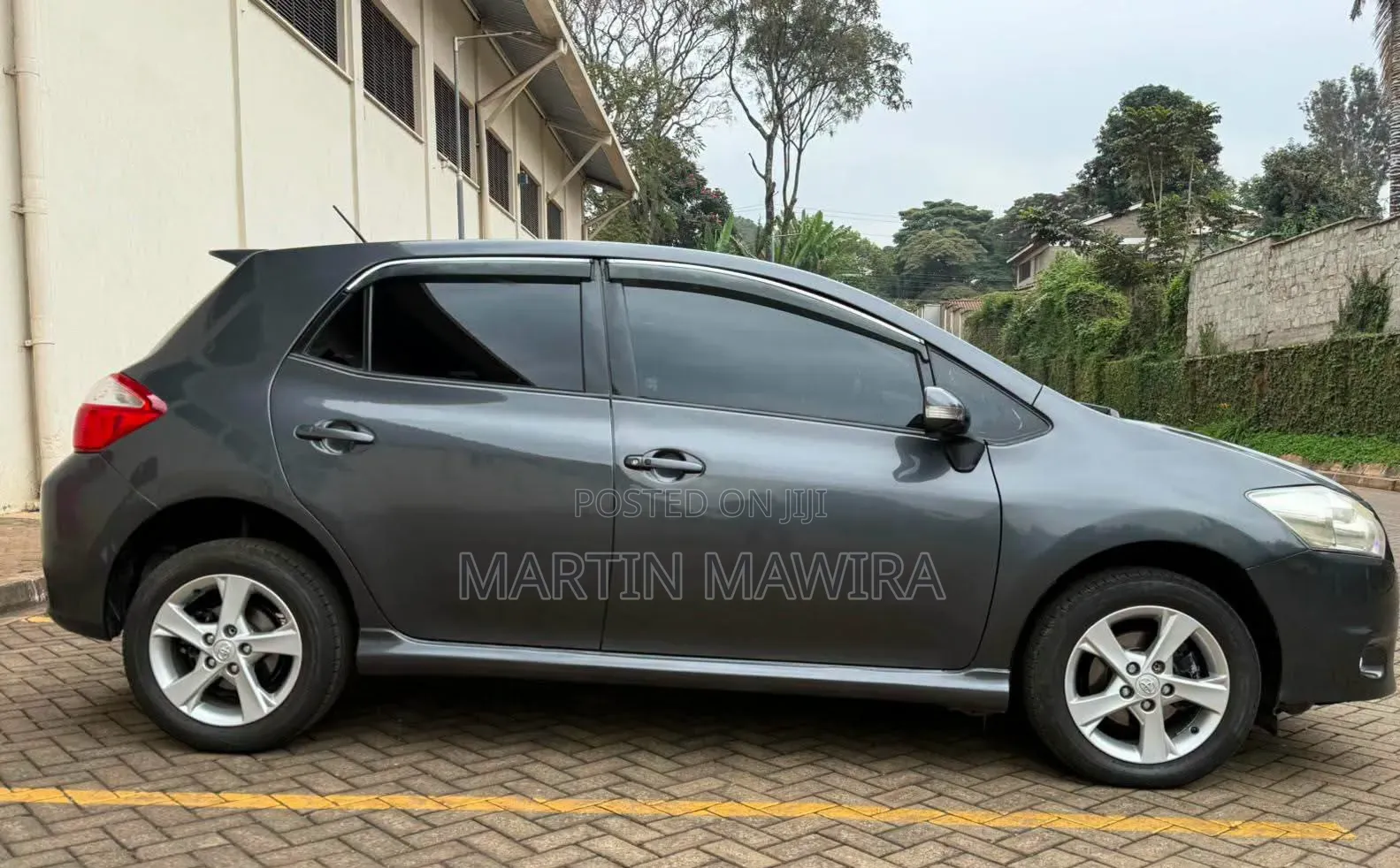 Toyota Auris 2010 Gray