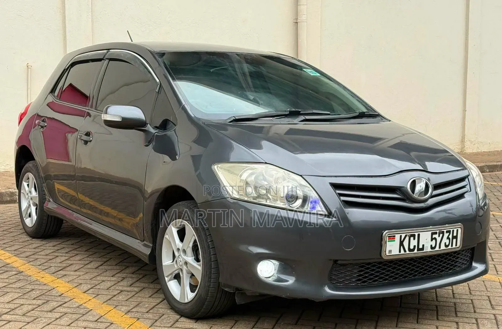 Toyota Auris 2010 Gray