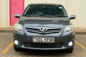 Toyota Auris 2010 Gray