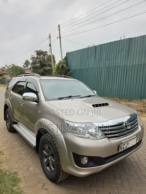 Toyota Fortuner 2009 Gold