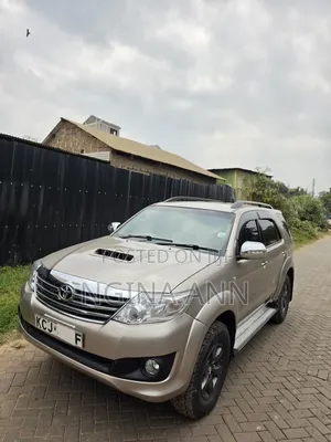Toyota Fortuner 2009 Gold