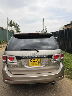Toyota Fortuner 2009 Gold