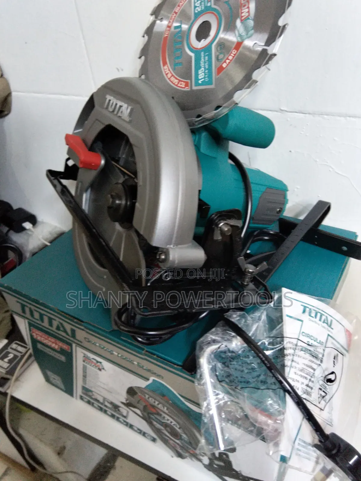 Total Circular Saw (1200watts)
