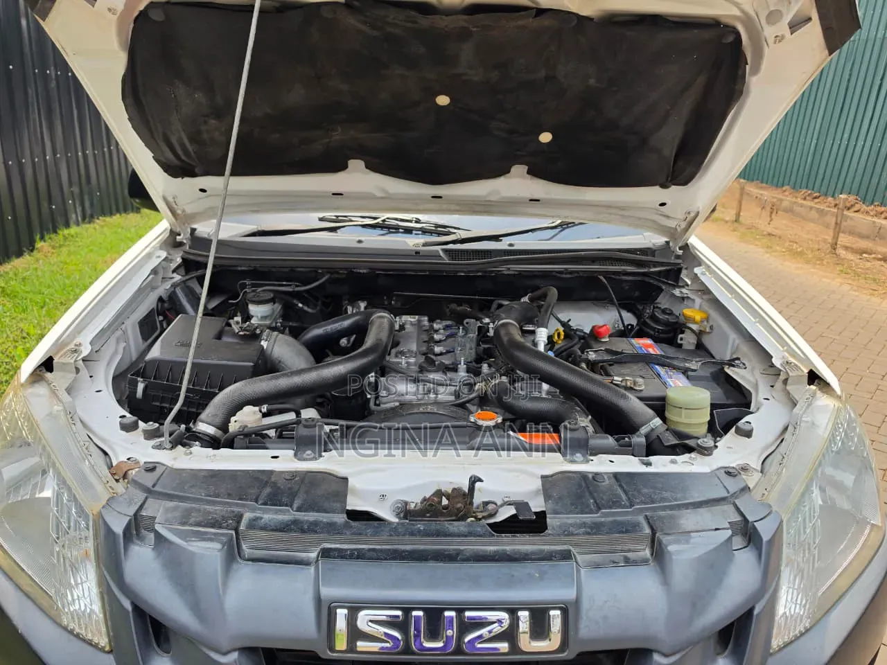Isuzu D-MAX 2016 White