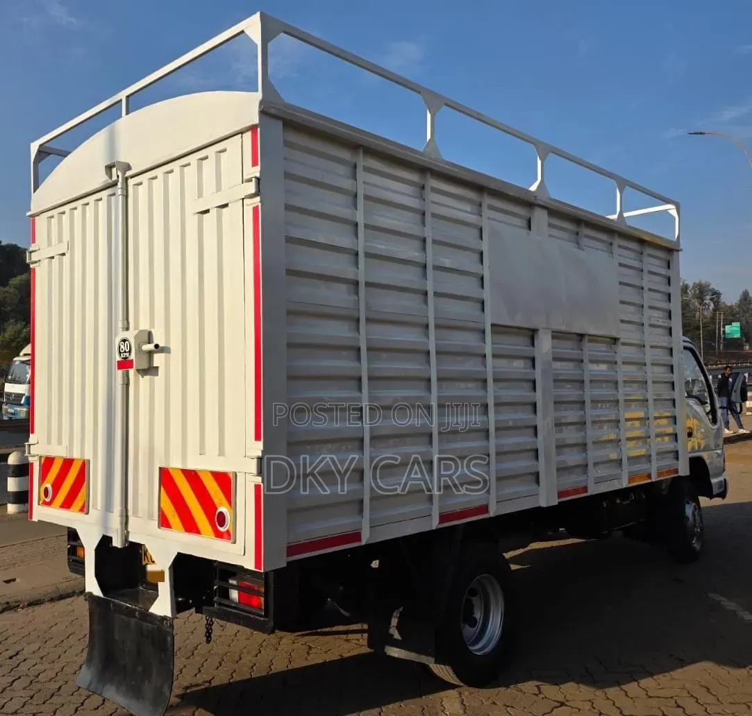 Isuzu NPR 2017