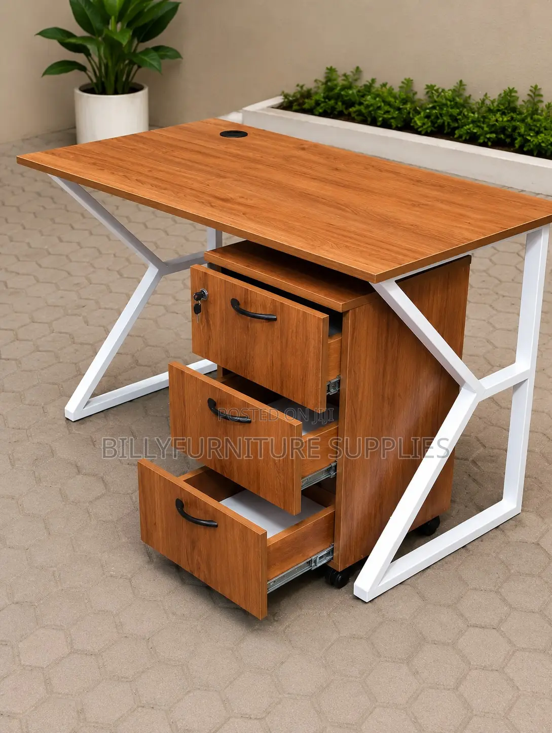 Modern Office Desk With 3 Drawers