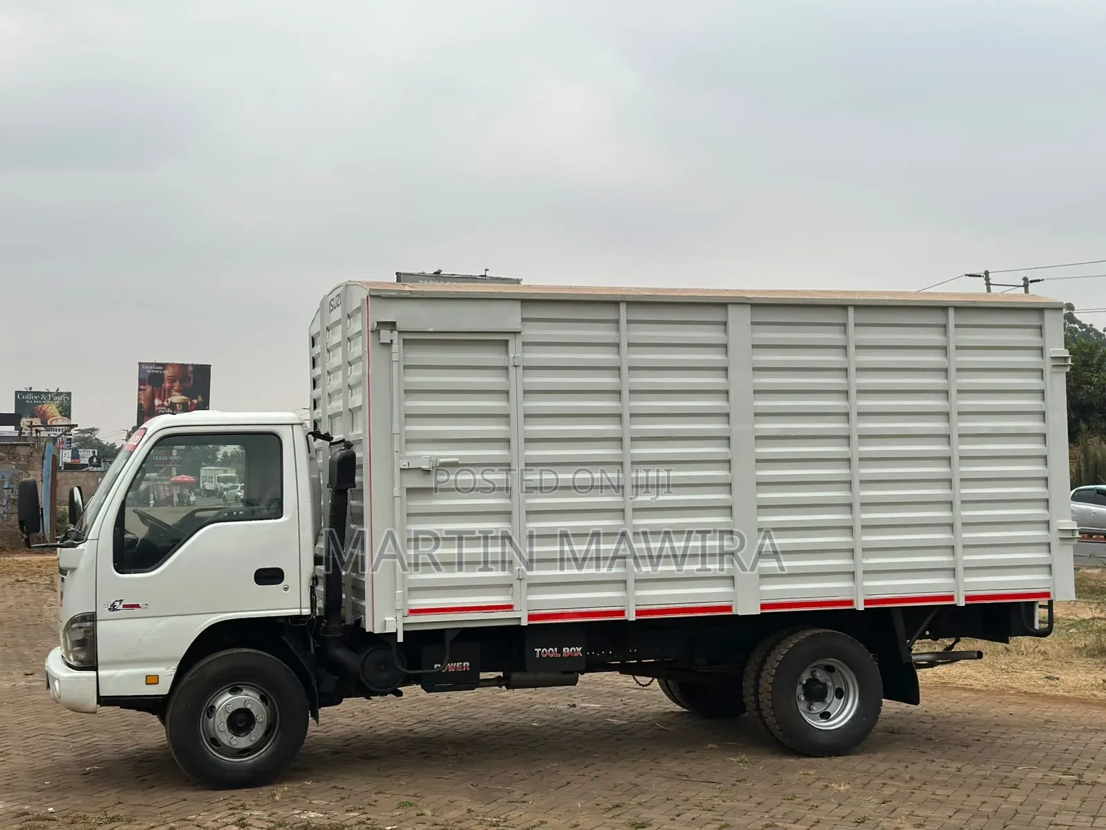 Isuzu NPR Closed Body