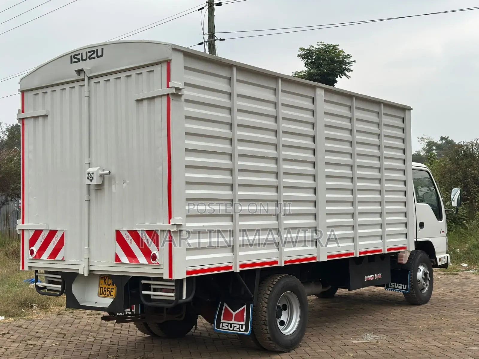 Isuzu NPR Closed Body