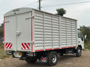 Isuzu NPR Closed Body
