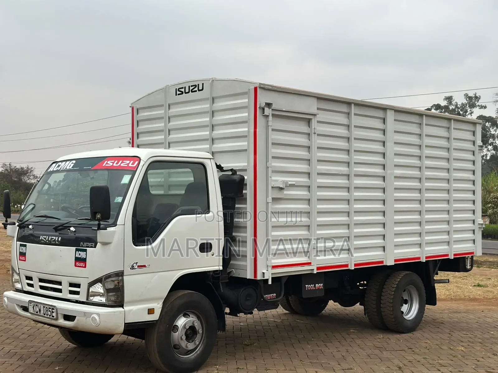 Isuzu NPR Closed Body