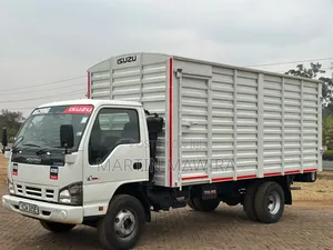 Isuzu NPR Closed Body