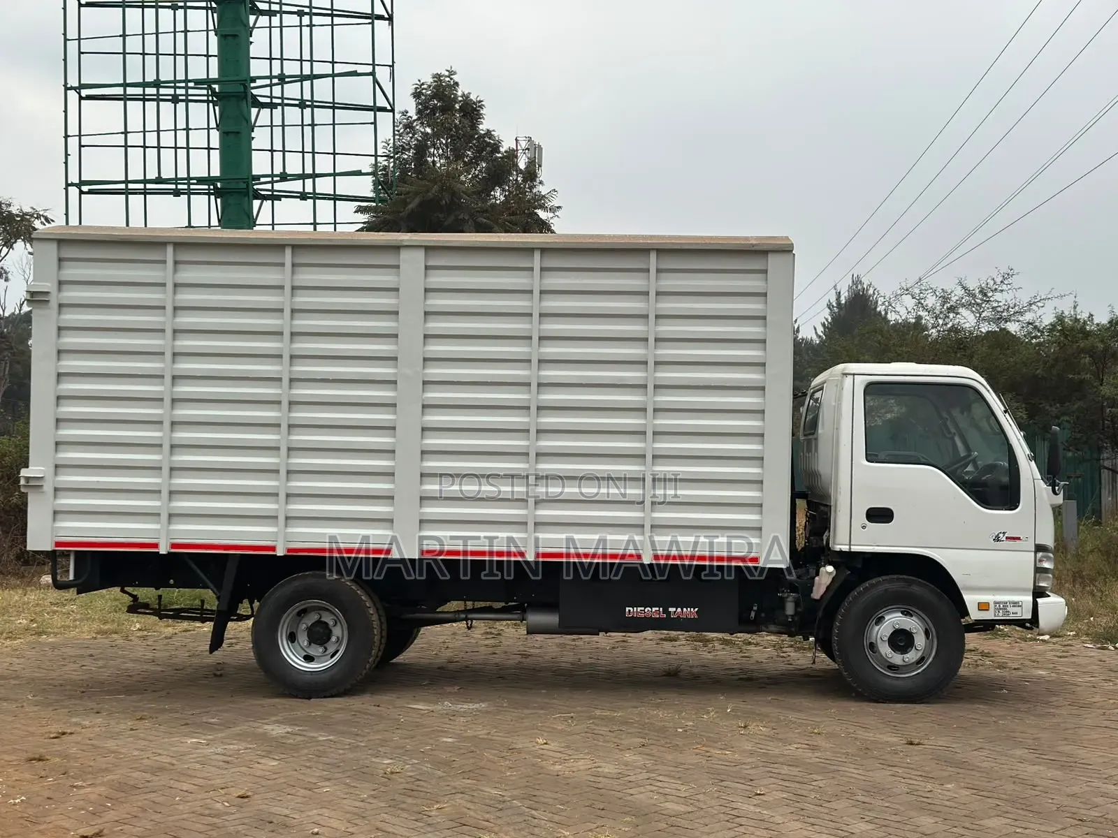 Isuzu NPR Closed Body