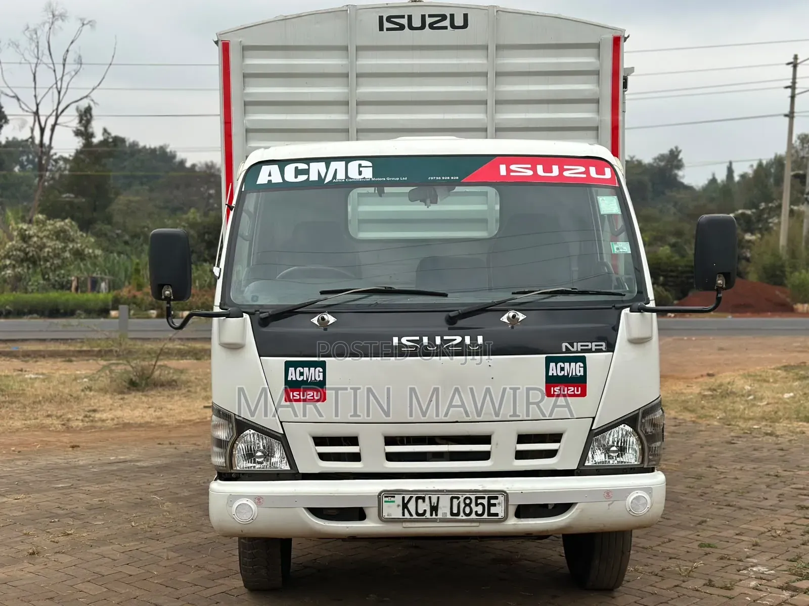 Isuzu NPR Closed Body