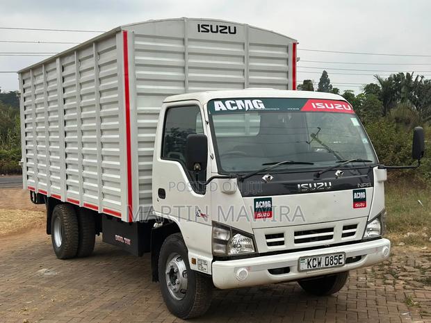 Isuzu NPR Closed Body