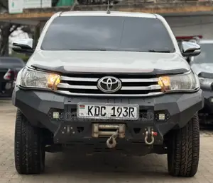 Toyota Hilux 2017 White