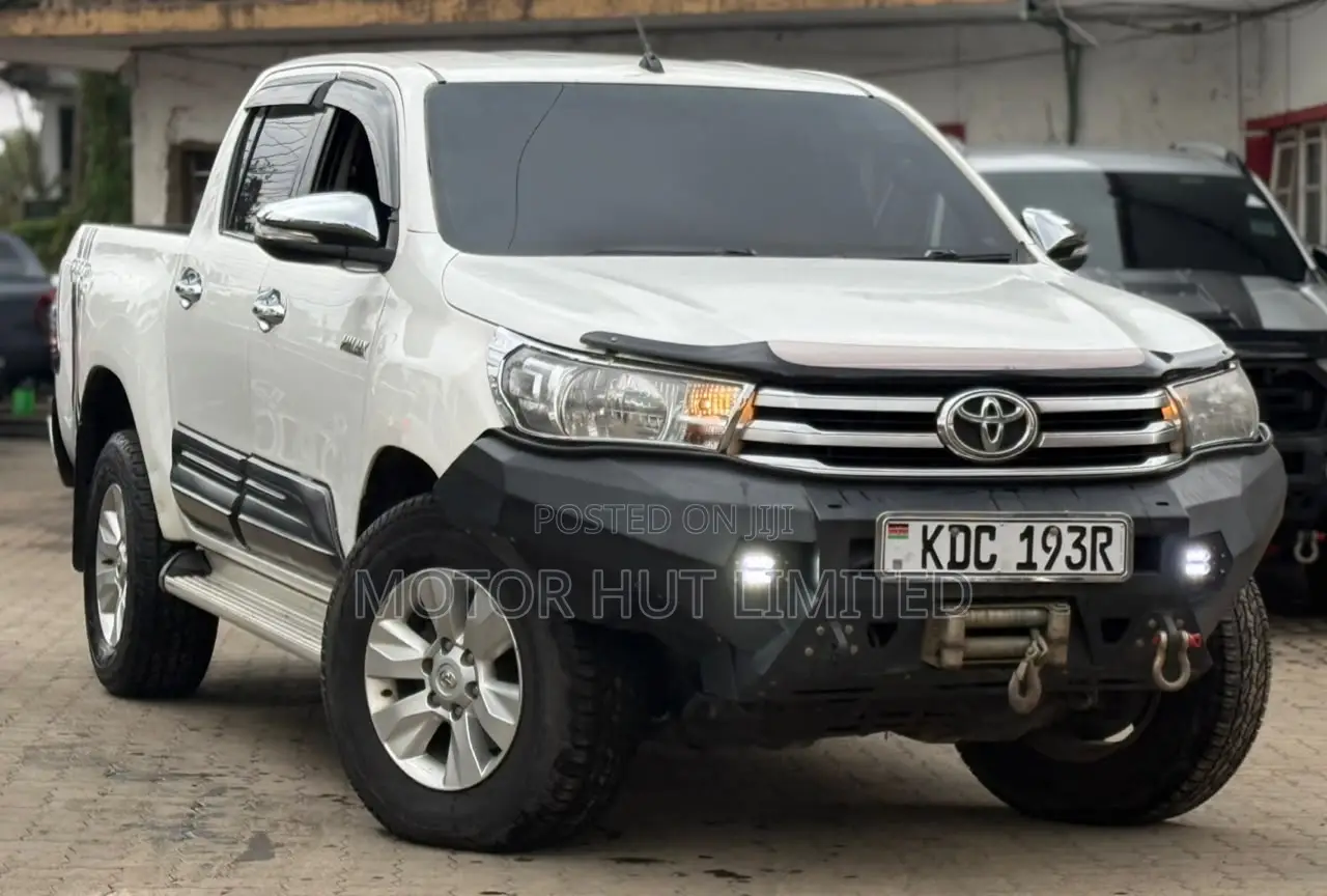 Toyota Hilux 2017 White
