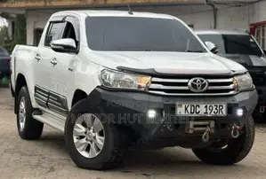 Toyota Hilux 2017 White