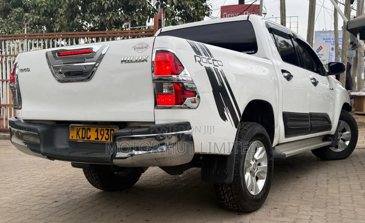 Toyota Hilux 2017 White
