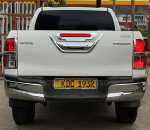 Toyota Hilux 2017 White