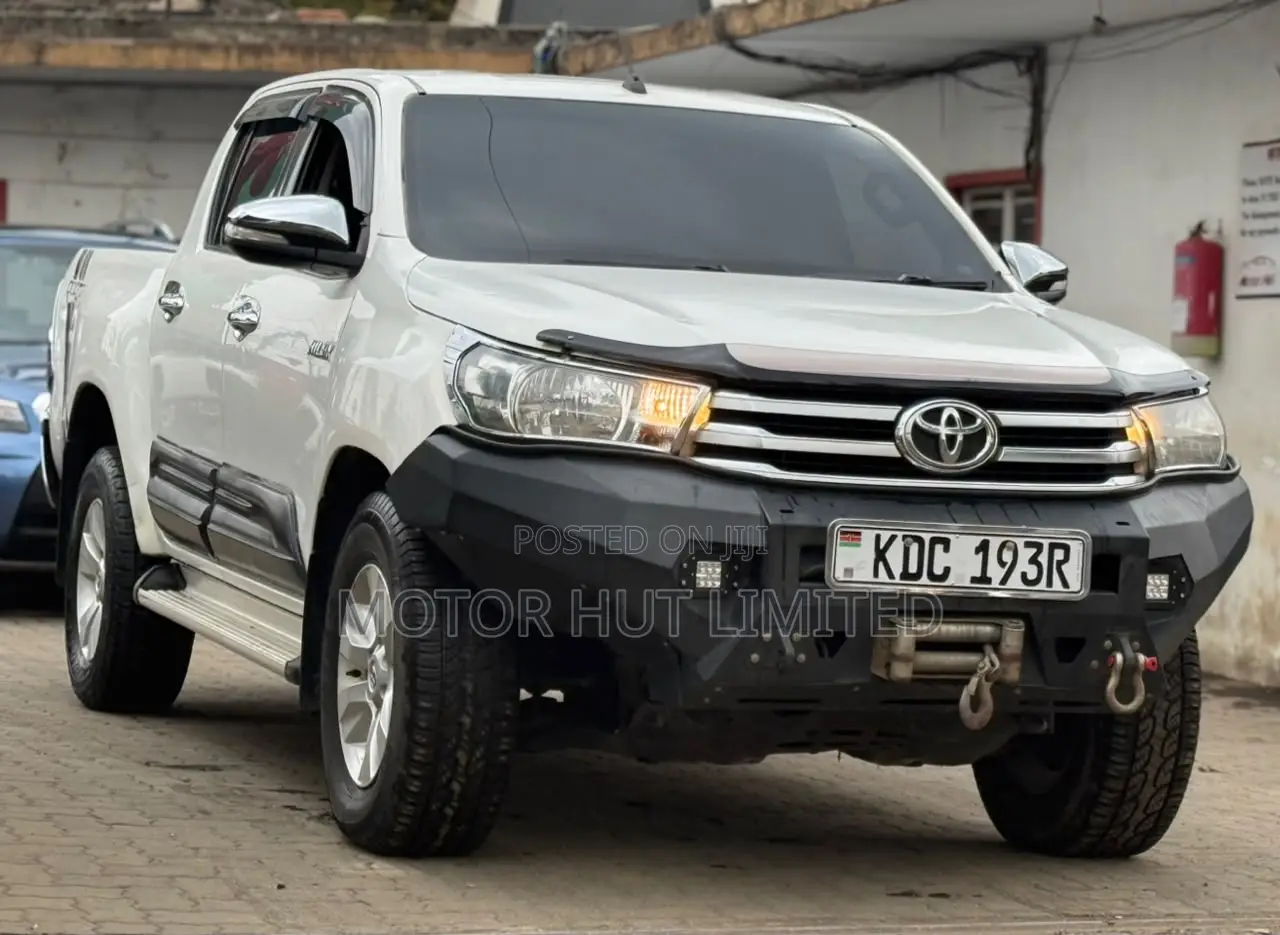 Toyota Hilux 2017 White