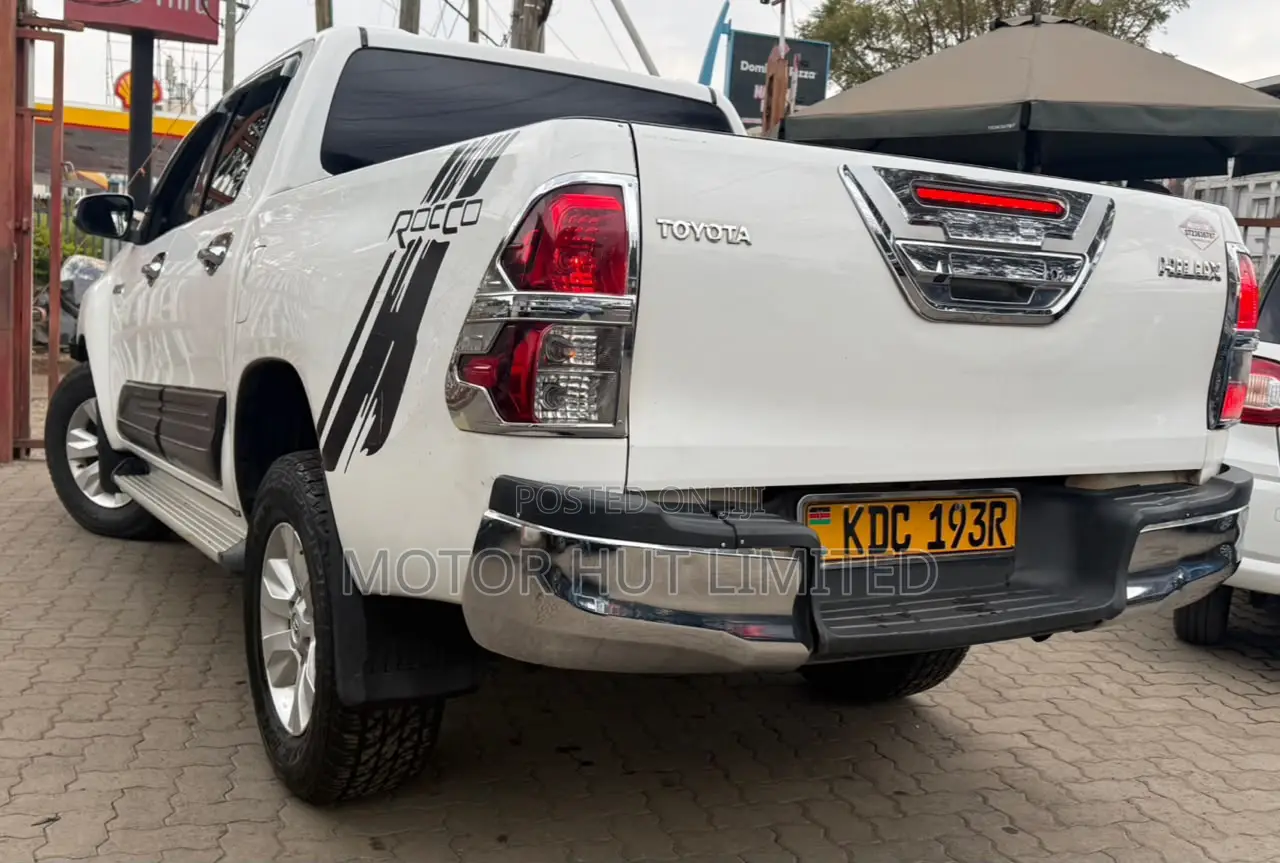 Toyota Hilux 2017 White