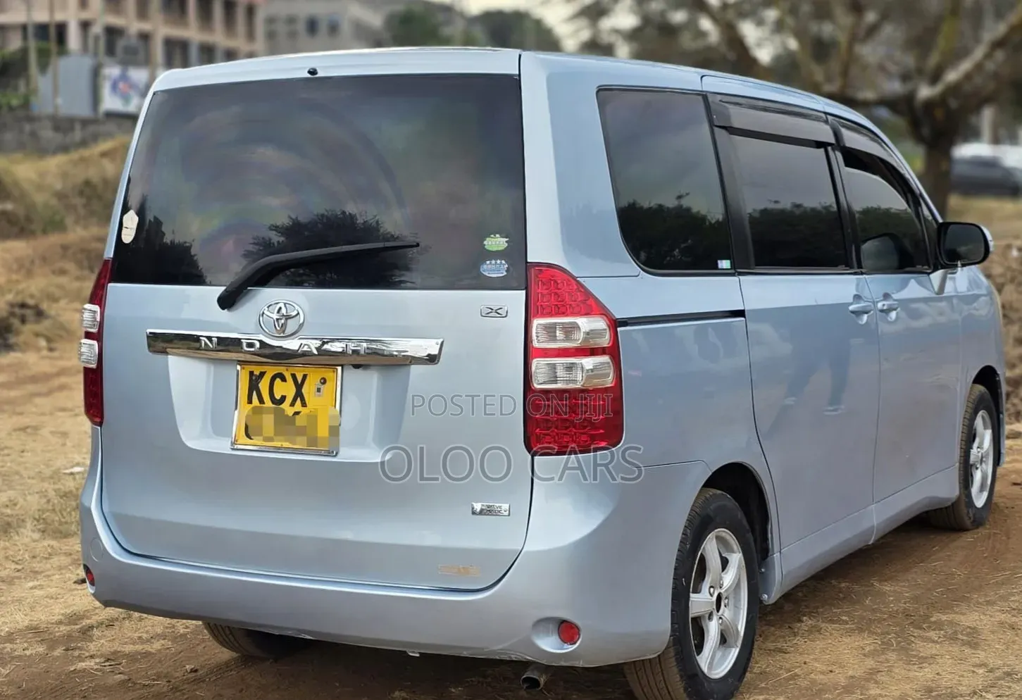 Toyota Noah 2012 Blue