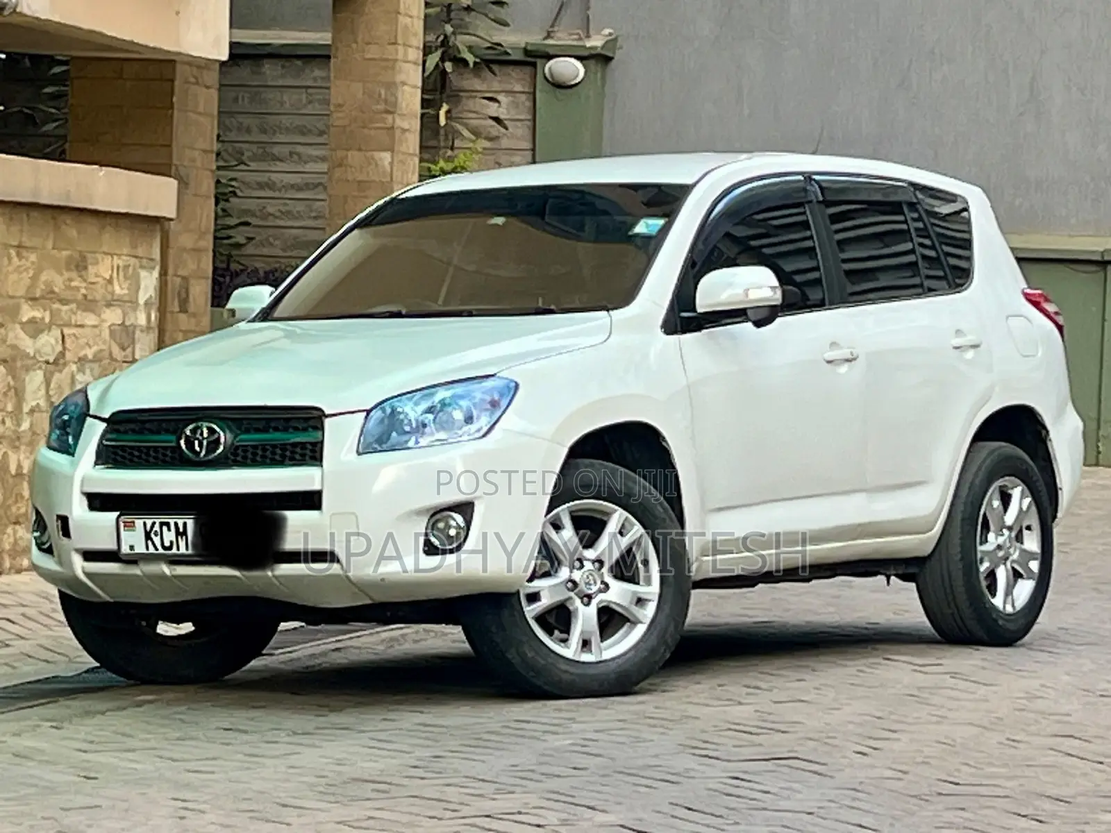 Toyota RAV4 2010 White