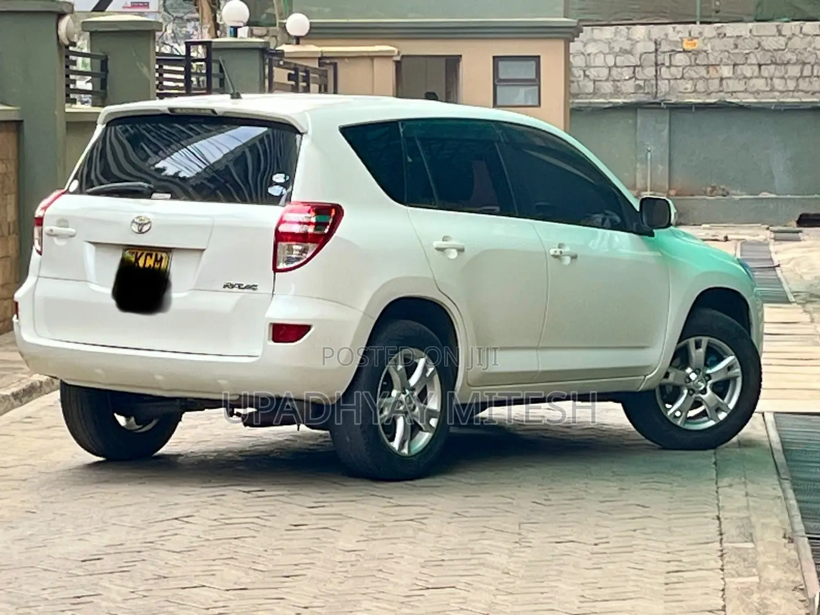 Toyota RAV4 2010 White
