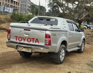 Toyota Hilux 2011 Gray