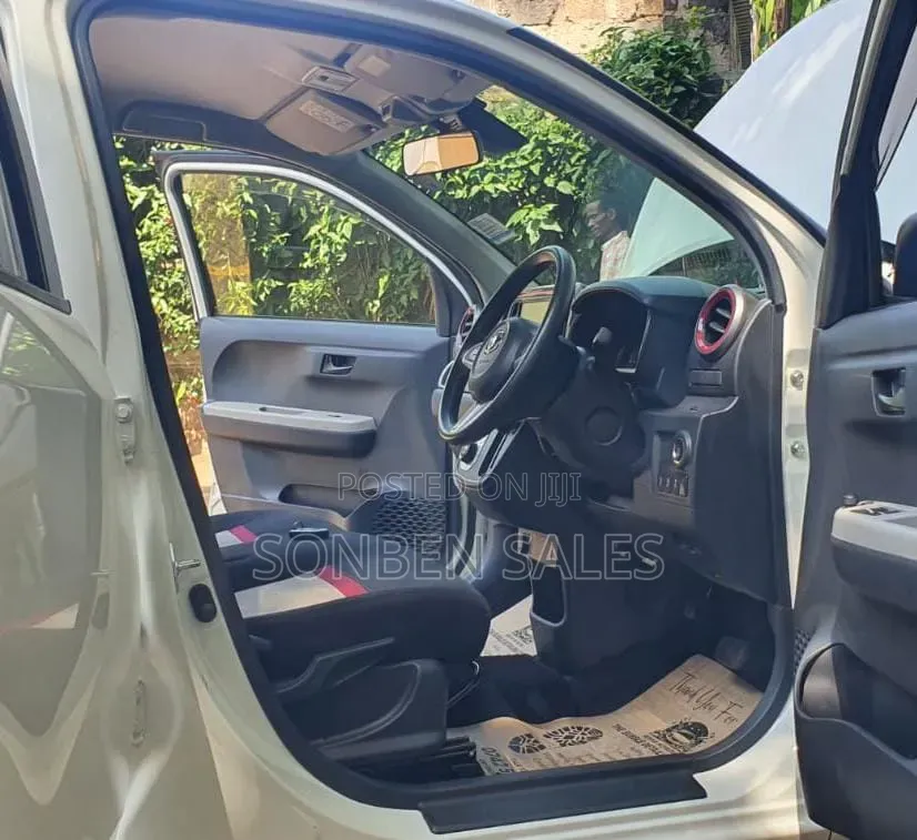 Toyota Passo 2018 White