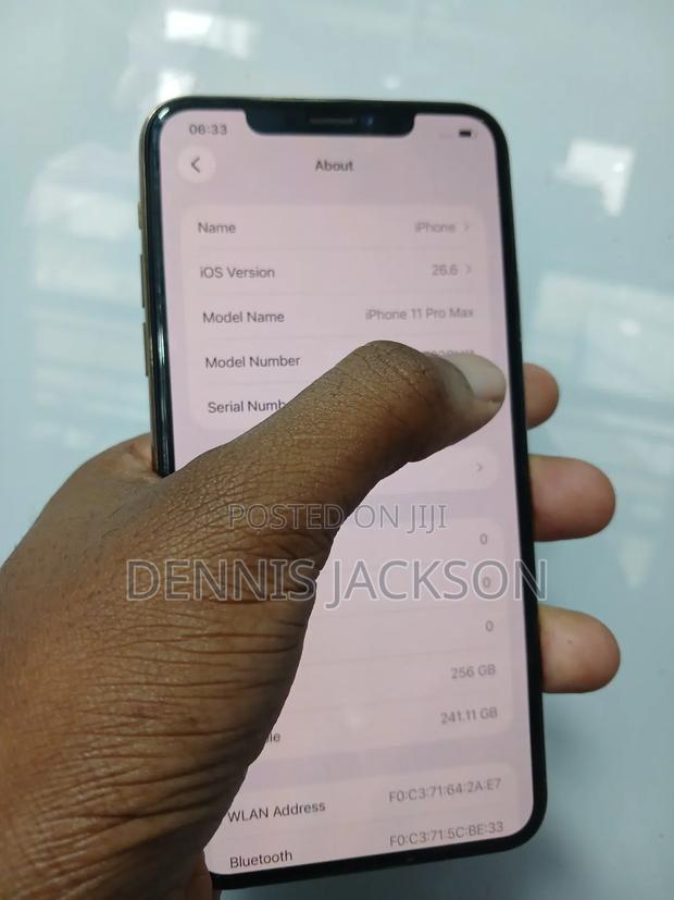 Apple iPhone 11 Pro Max 256 GB Gold - thumbnail 3