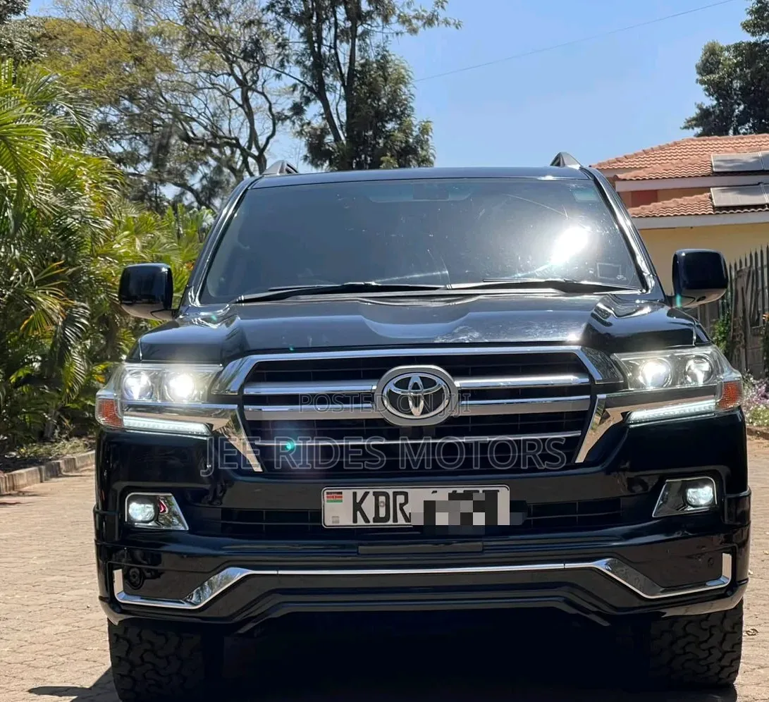 Toyota Land Cruiser 2011