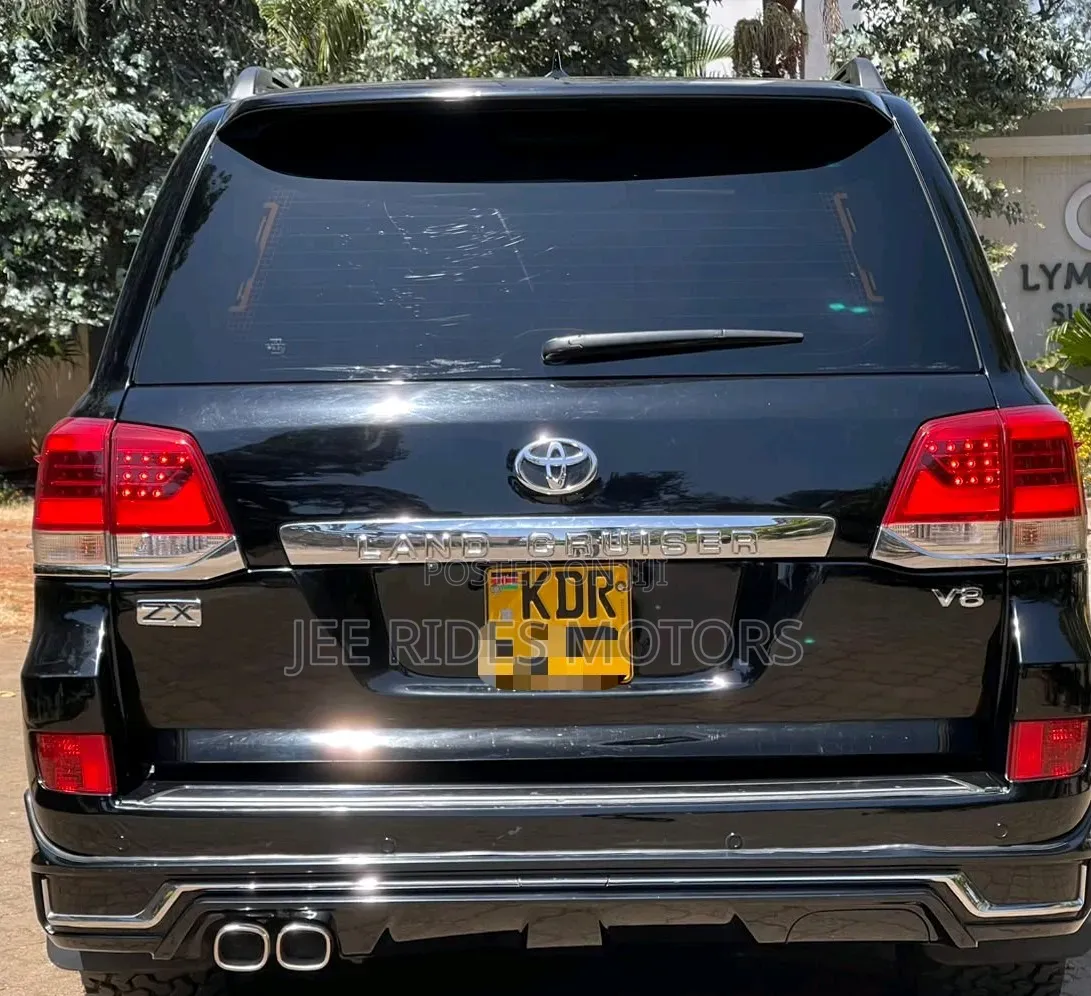 Toyota Land Cruiser 2011